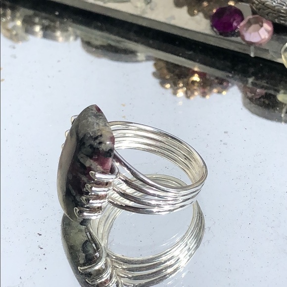 New Sterling Silver Square Russian Eudialyte Ring Size 8 Crystal Gem Reds Green - Picture 12 of 12